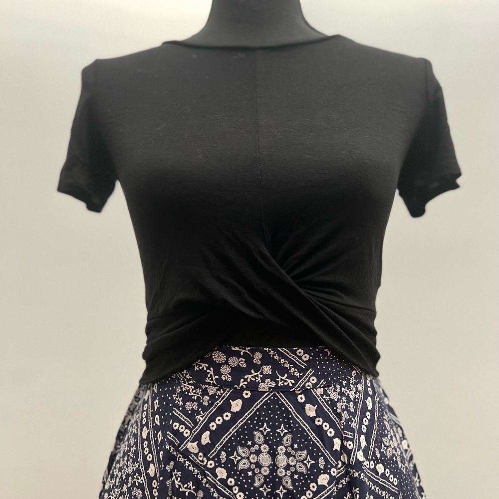 Papaya Black Crop Top